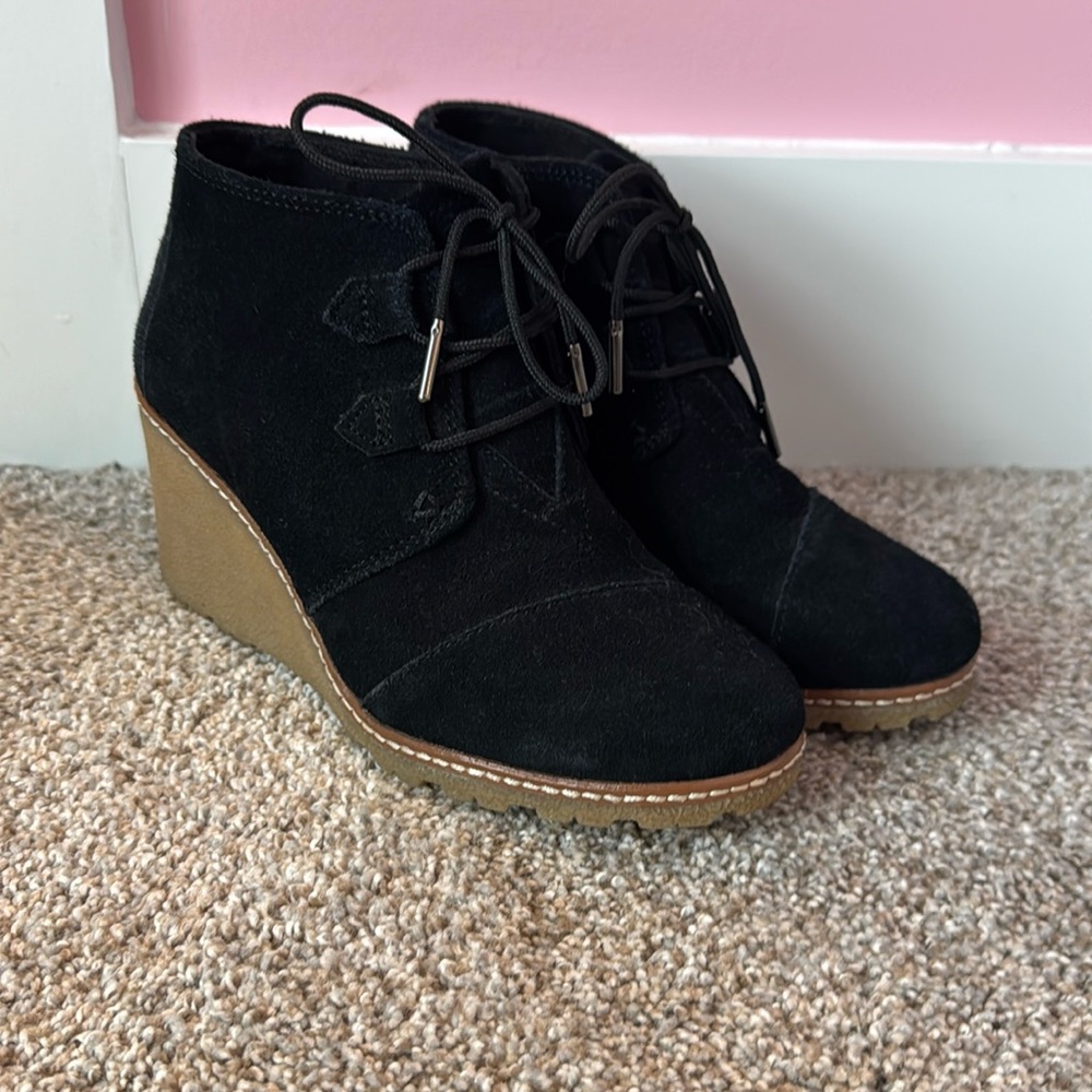 Toms wedge bootie size 7 EUC